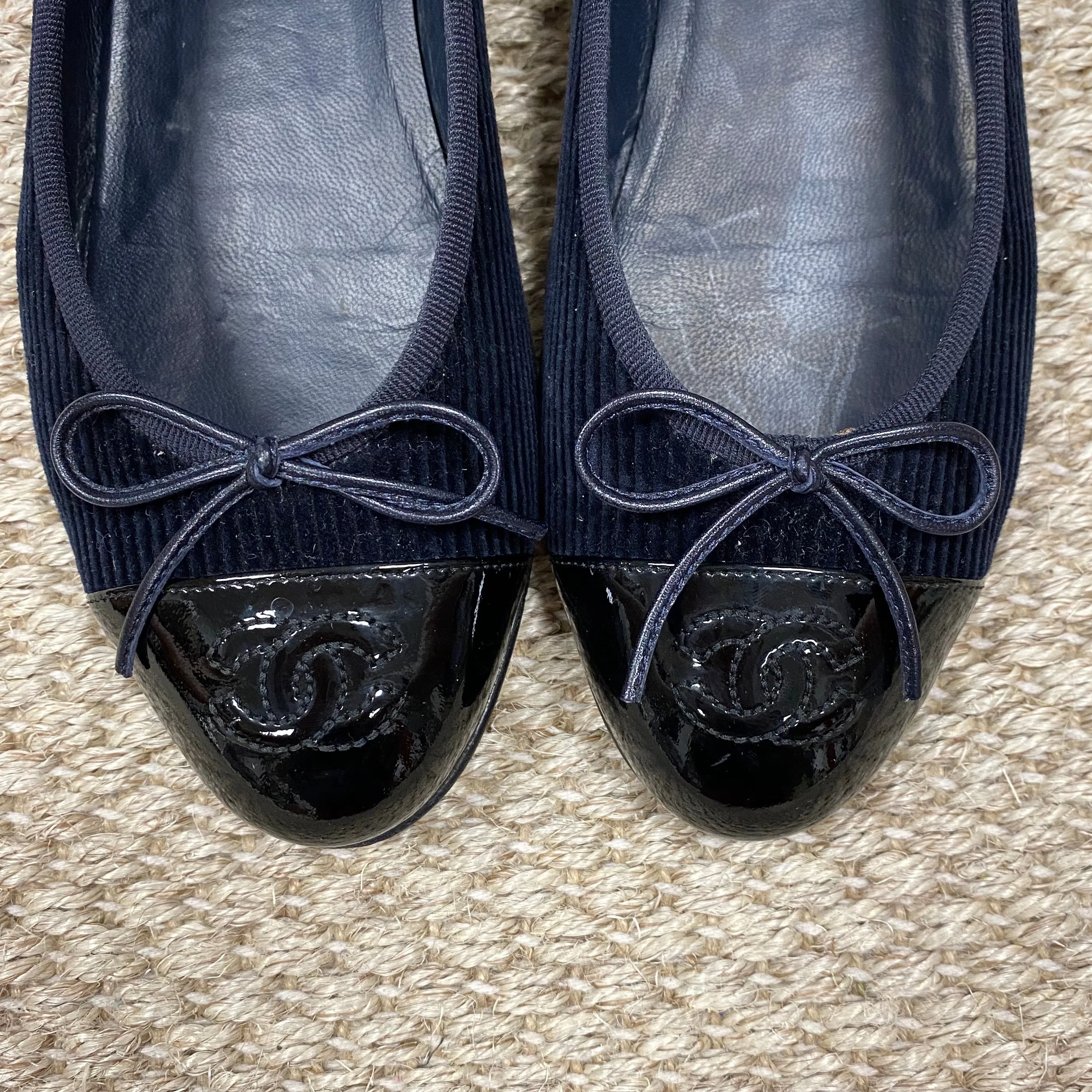 Chanel Elegant Navy Corduroy Ballet Flats for Women