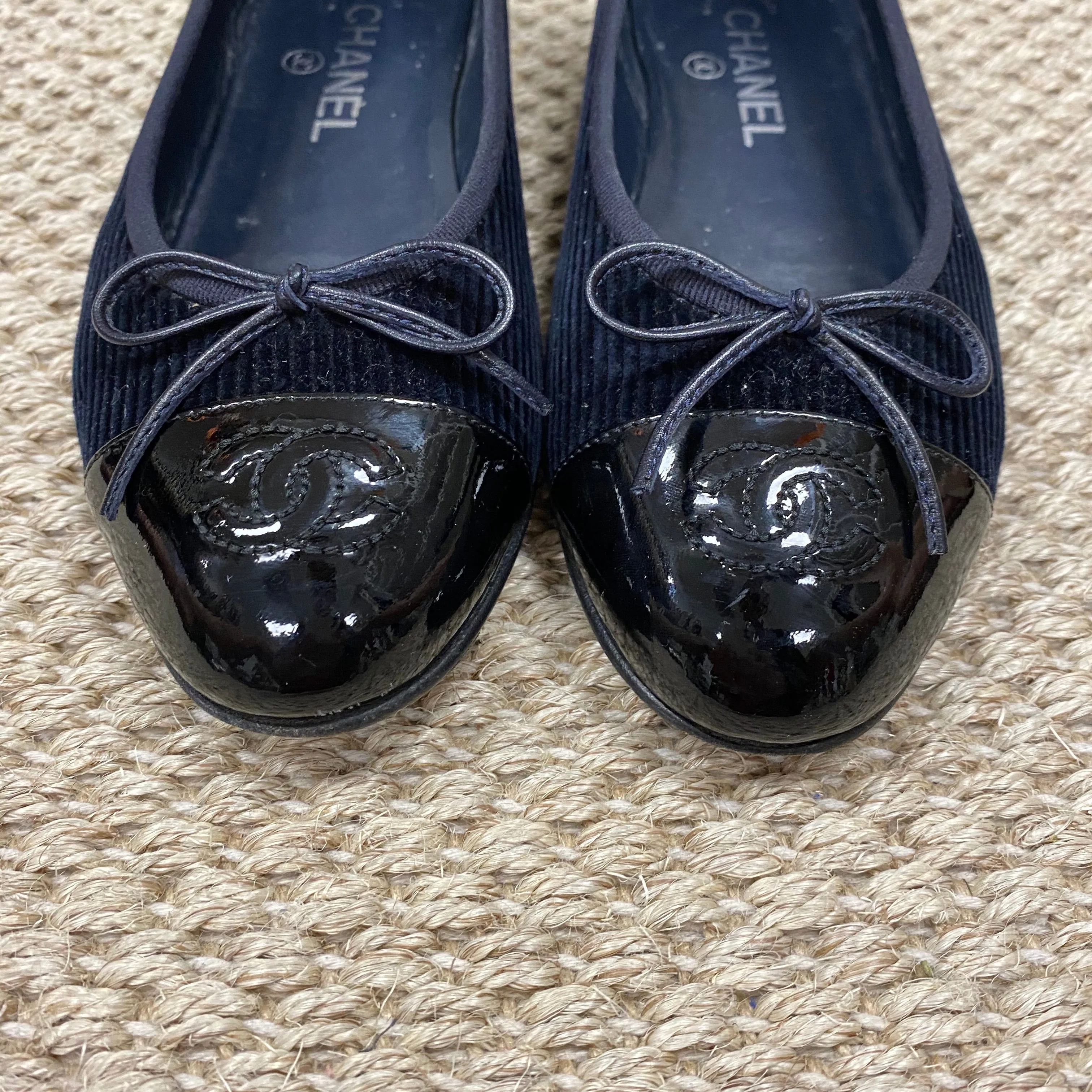 Chanel Elegant Navy Corduroy Ballet Flats for Women