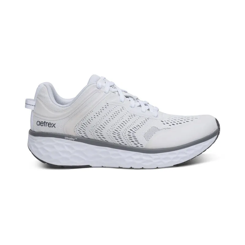 Chase Walking Shoe in White