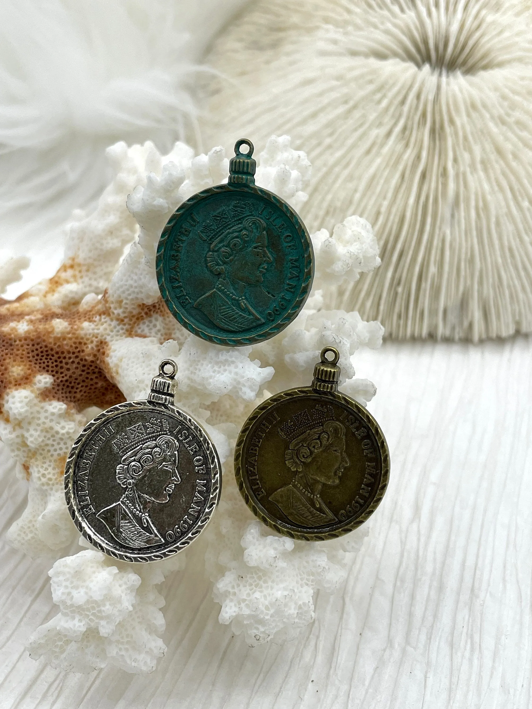 Elizabeth Isle of Man Coin Replica Pendant,  28mm x 3mm Thick 3 colors Bronze, Antique Silver Verdigris, . Fast Ship