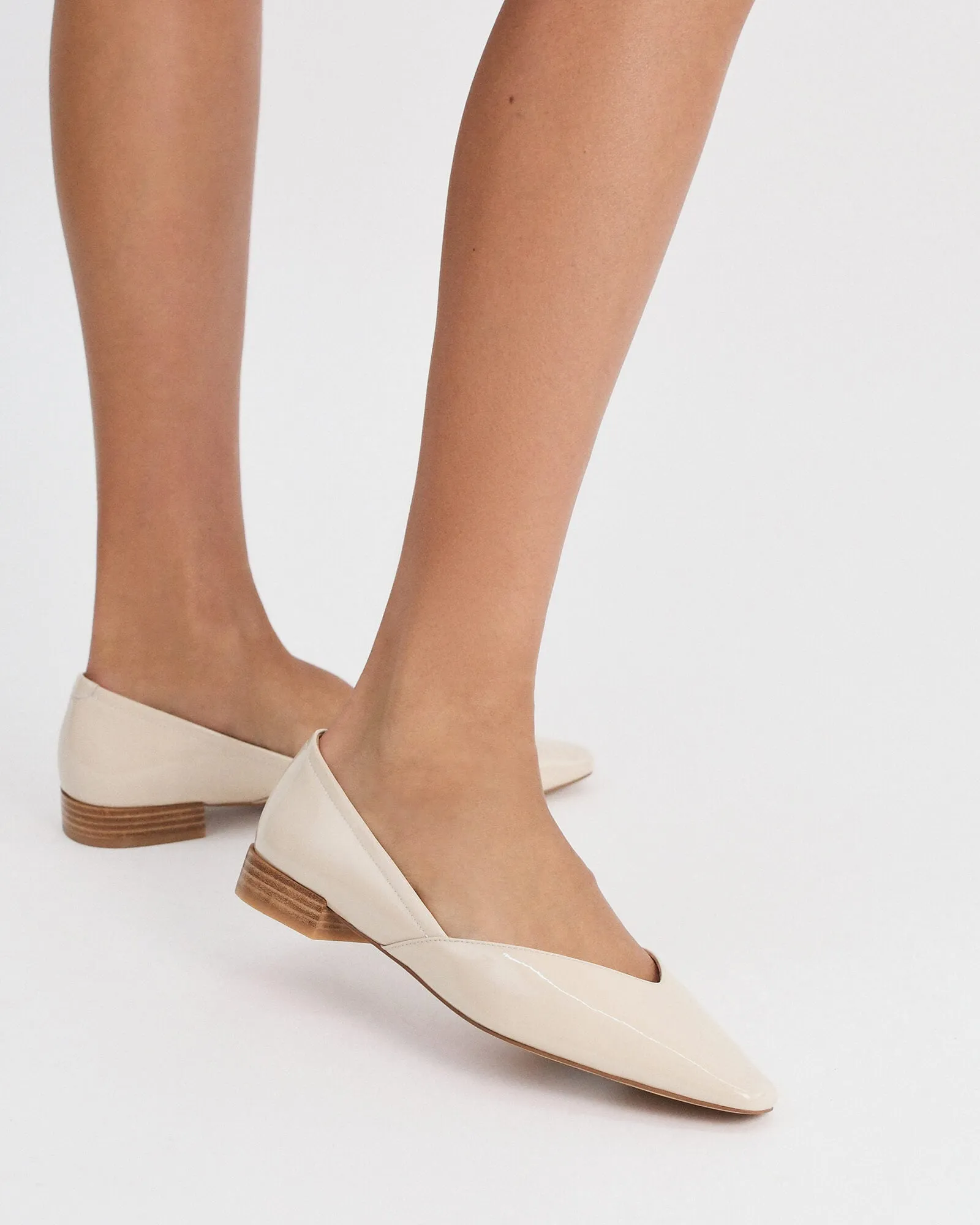 LUCENT DRESS FLATS SAND PATENT