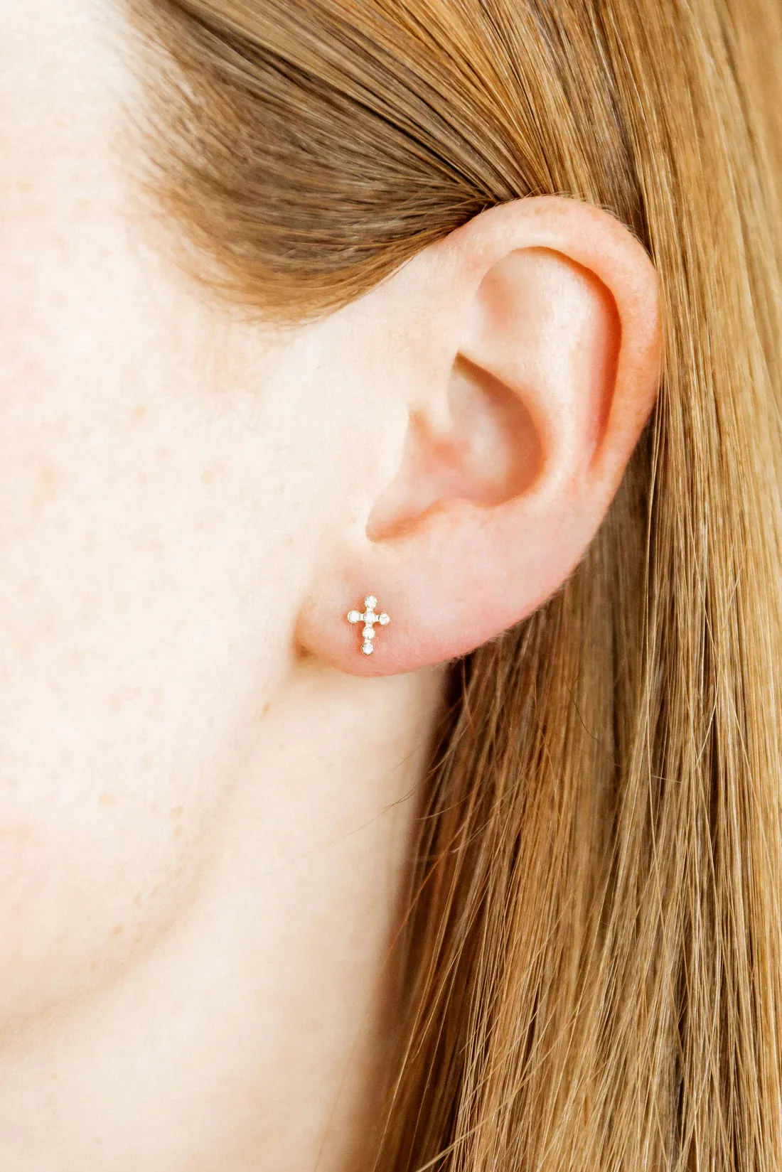 The Clara Cross Flatback Stud [Linny Co]